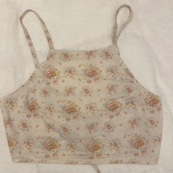 Floral tie crop top, no brand listed - Picture 1 of 3